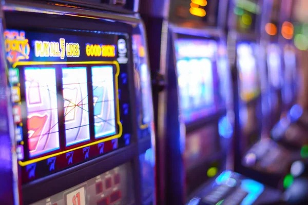 leo4d login mobile app interface showing live-dealer tables and sportsbook markets